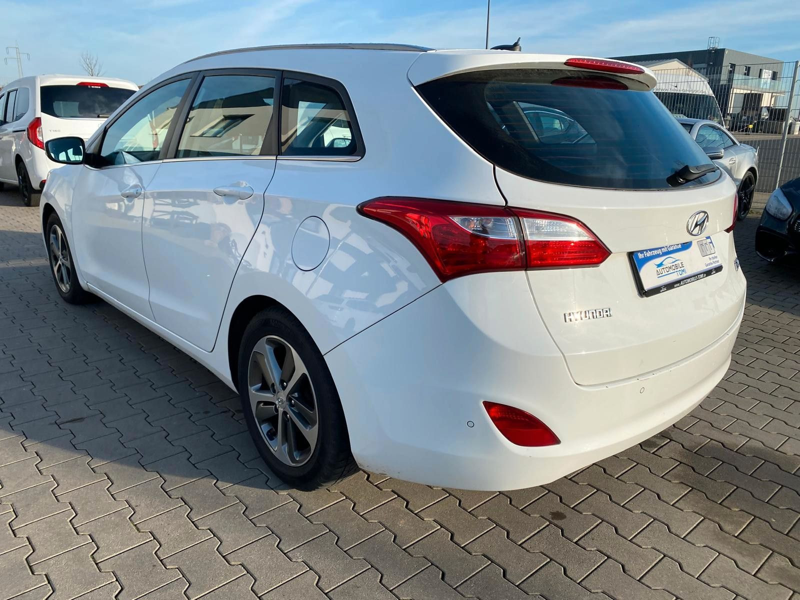 HYUNDAI i30 cw blue Trend|R-KAM|NAVI/TÜV+SERVICE NEU - Bild 10