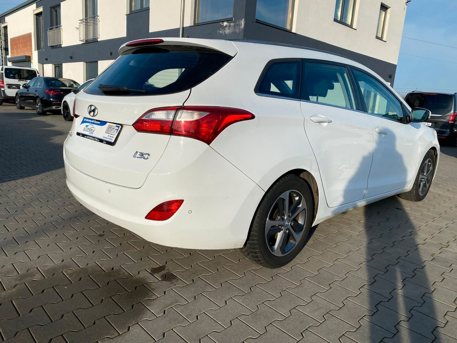 HYUNDAI i30 cw blue Trend|R-KAM|NAVI/TÜV+SERVICE NEU - Bild 6