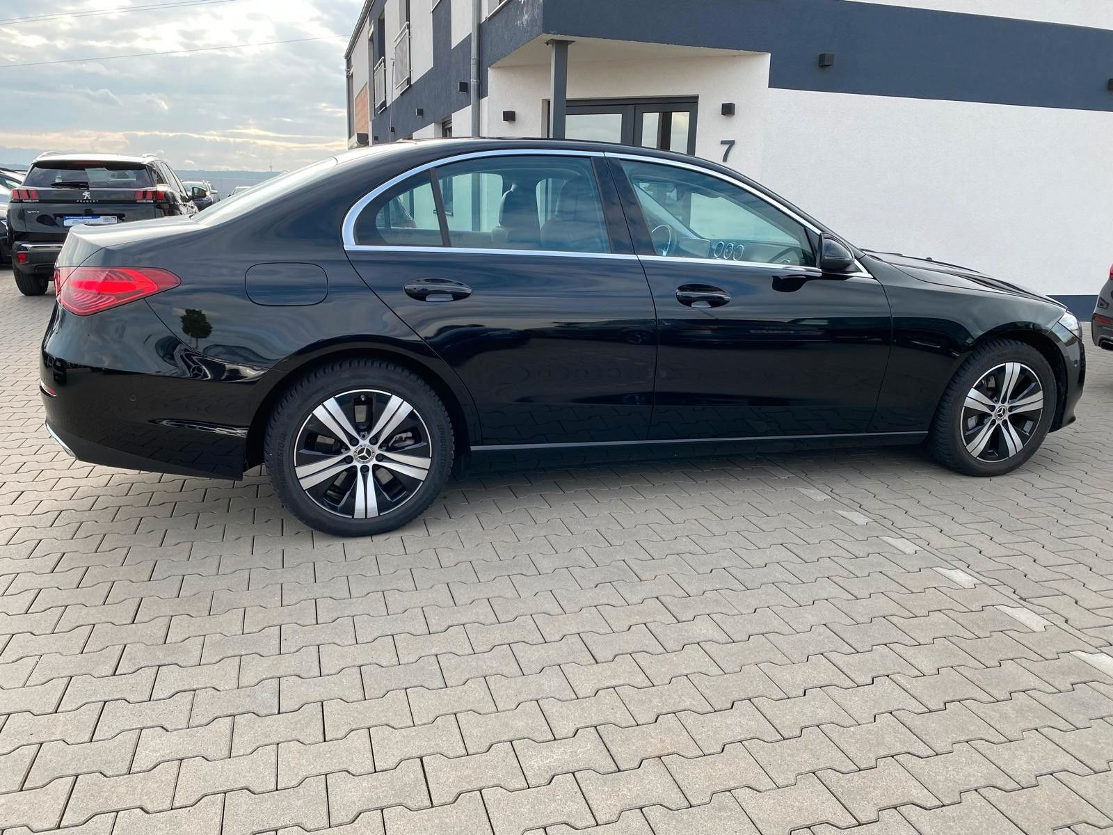 MERCEDES-BENZ C 300 Lim.e|LASER|NAVI/R-KAM/Plug in/SER.NEU - Bild 10
