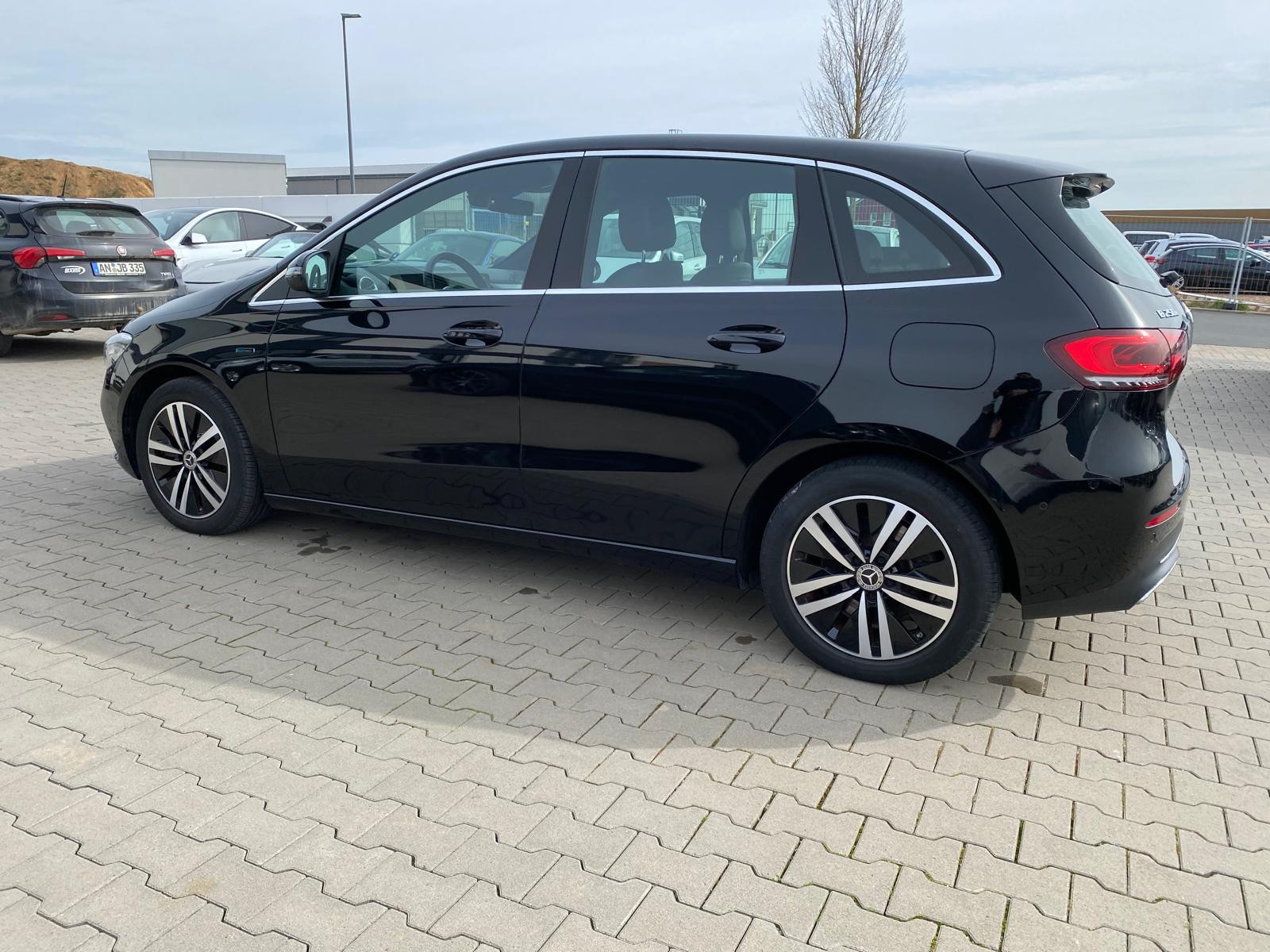 MERCEDES-BENZ B 250 e |LEDER|DIG.COCKPIT|NAVI - Bild 10