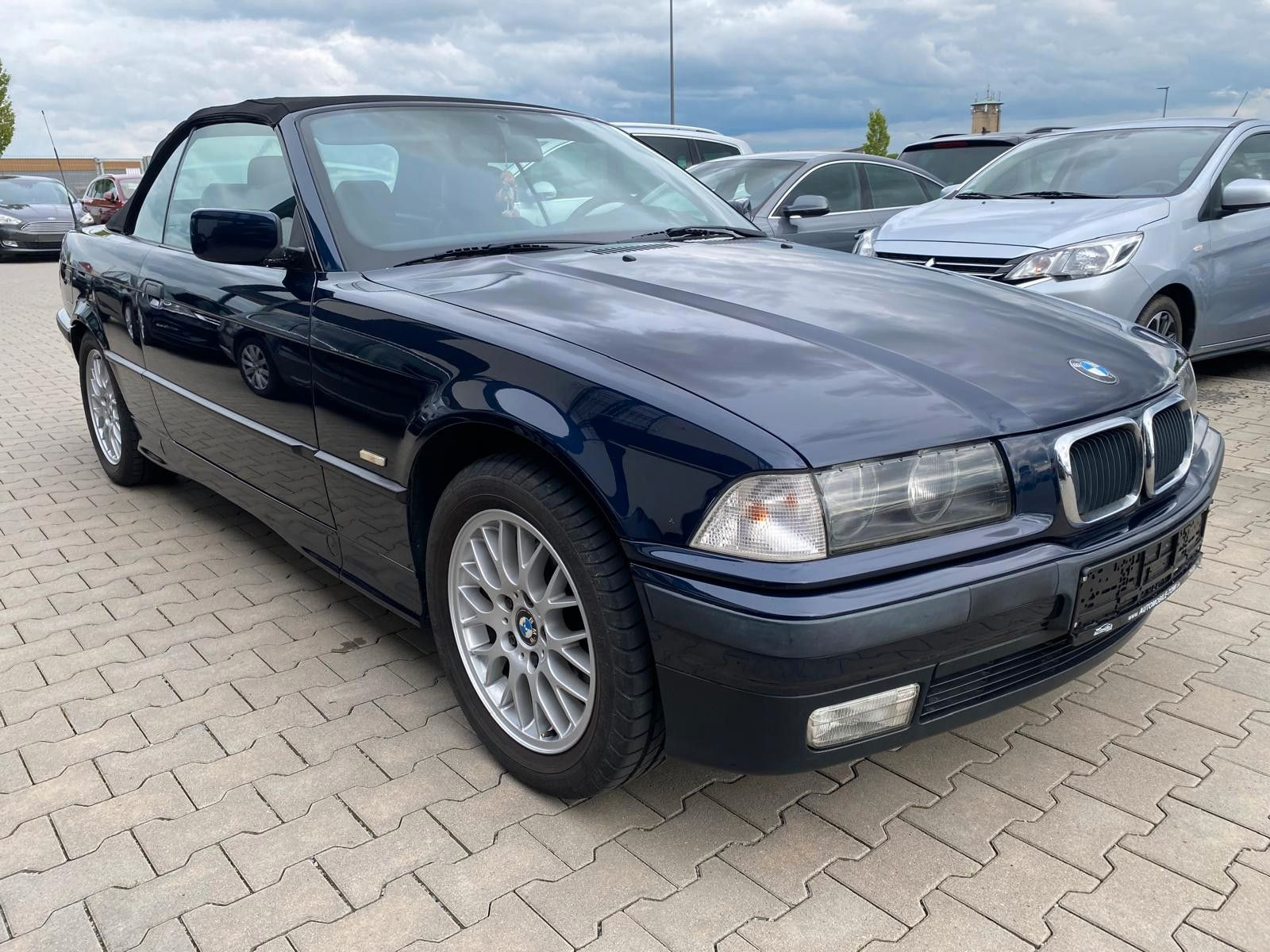 BMW 318 i Cabrio|E36|Orig.KM|NAVI|LEDER|ALPINE|KLIMA - Bild 3