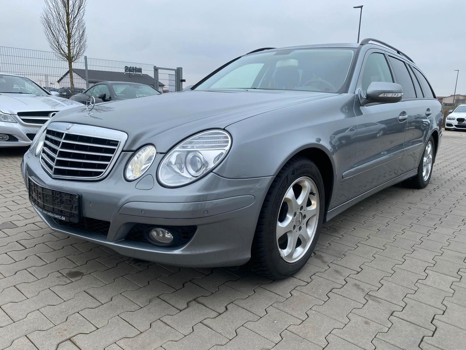 MERCEDES-BENZ E 320  T-Modell E 320 T CDI - Bild 1