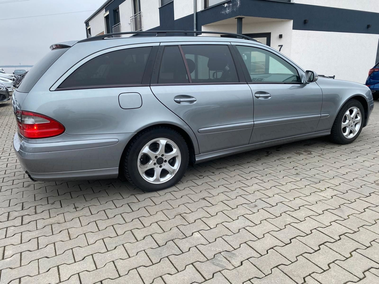 MERCEDES-BENZ E 320  T-Modell E 320 T CDI - Bild 5