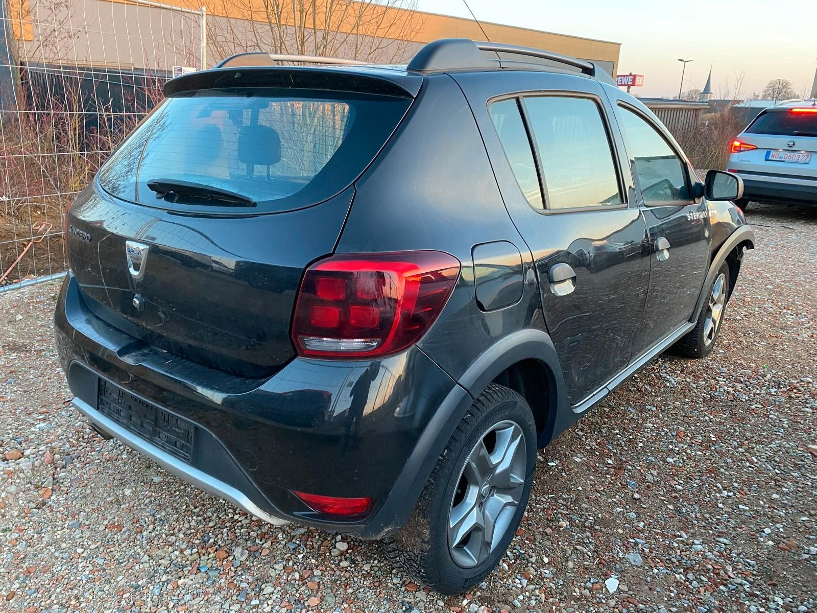 DACIA Sandero II Stepway Essential Airbags alle zu - Bild 6