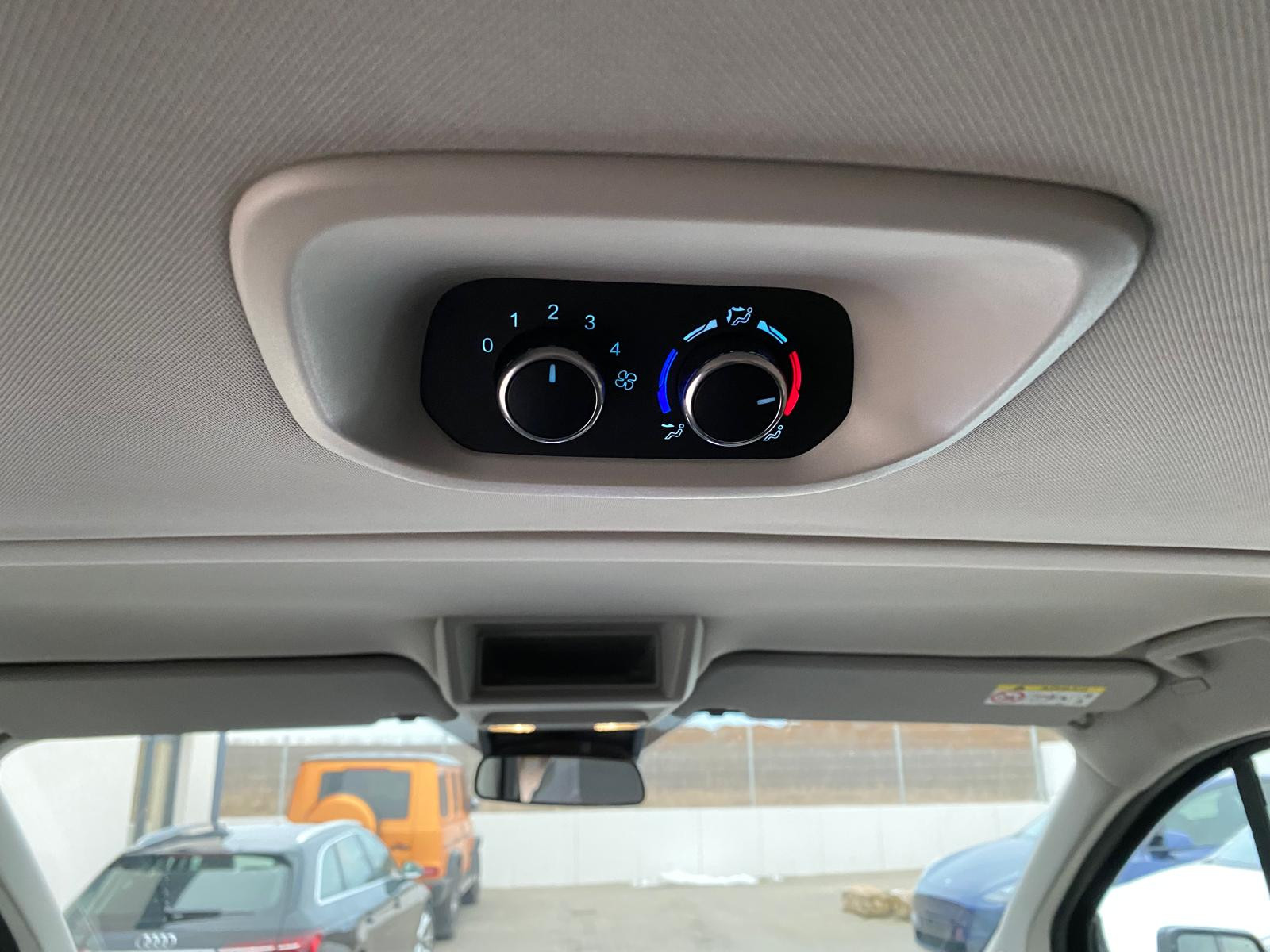 Ford Tourneo Custom Kombi 320 L1Titanium|LEDER|SZH| - Bild 8