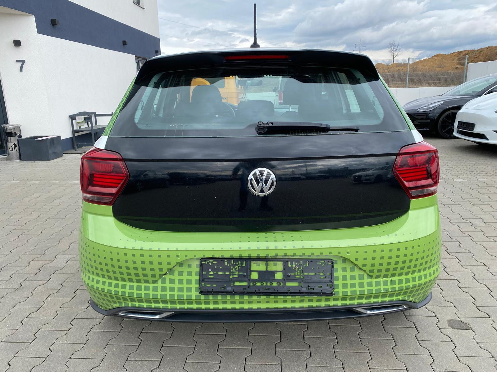VW Polo Polo VI Highline / R-Line / R-KAM / APP/ TÜV+SERVICE NEU - Bild 4