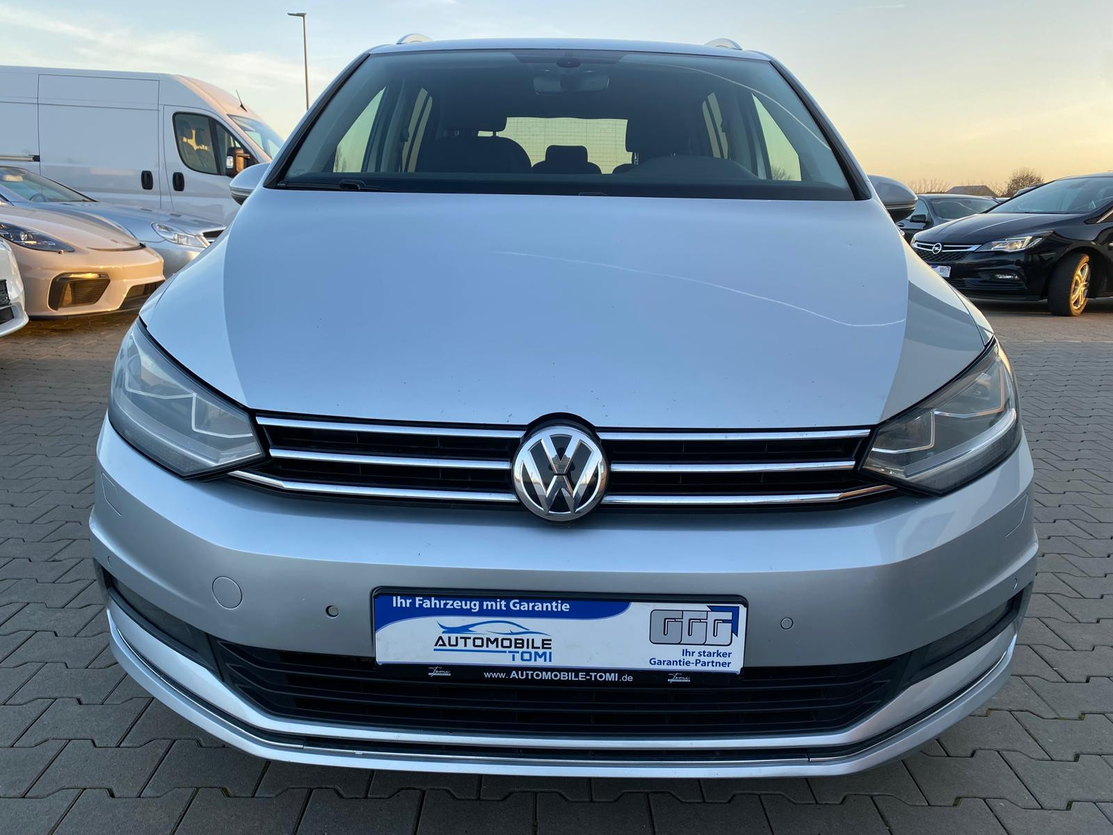 VW Touran Touran Highline BMT/NAVI/APP/7SITZE - Bild 6