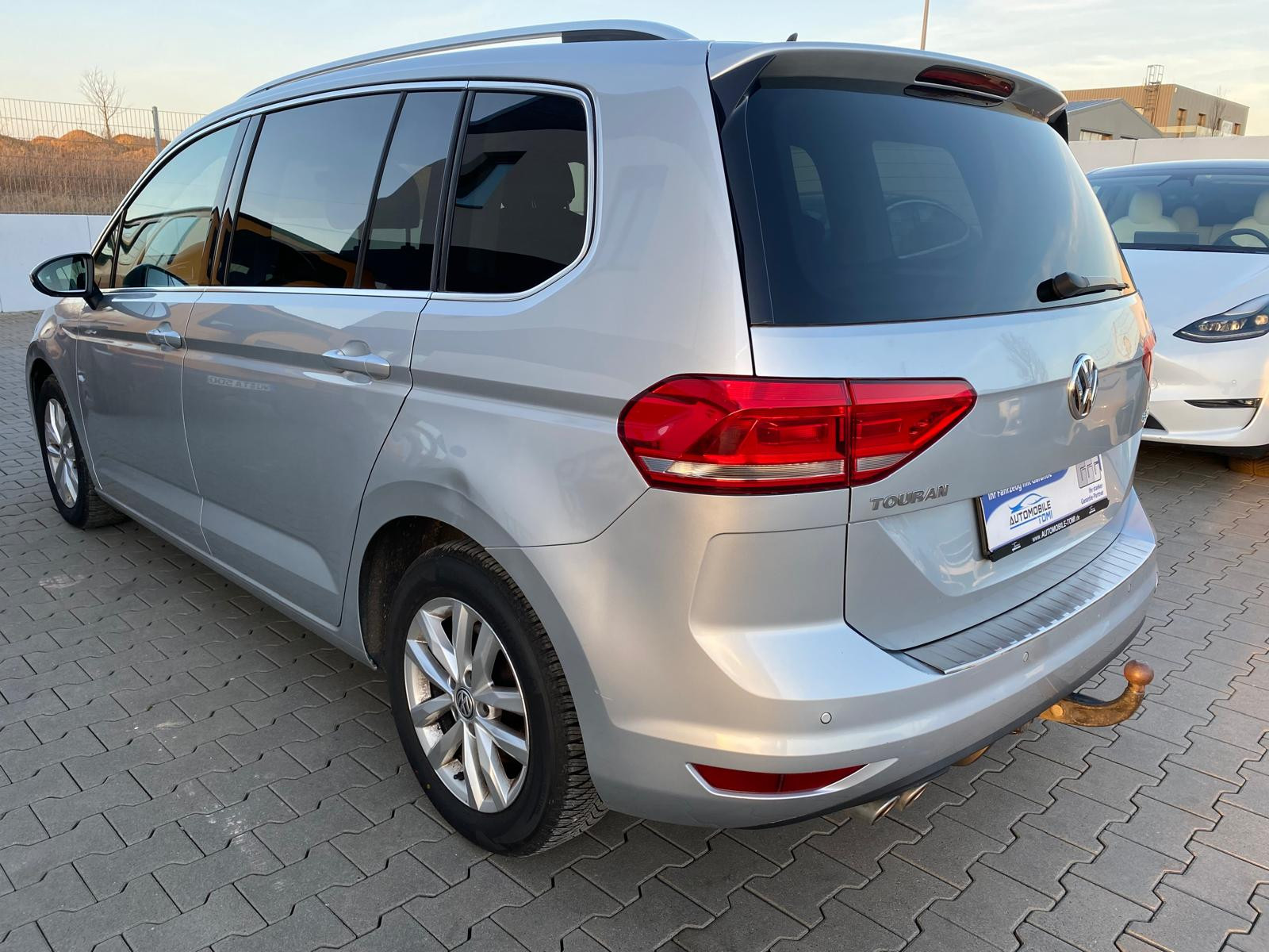 VW Touran Touran Highline BMT/NAVI/APP/7SITZE - Bild 8