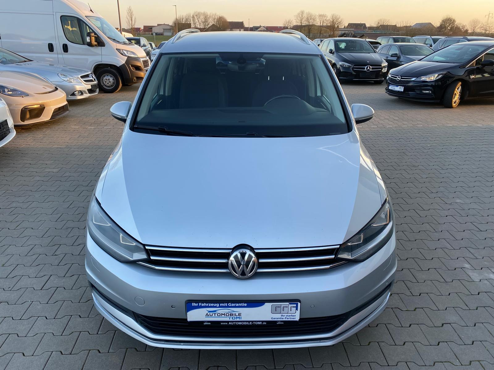 VW Touran Touran Highline BMT/NAVI/APP/7SITZE - Bild 9