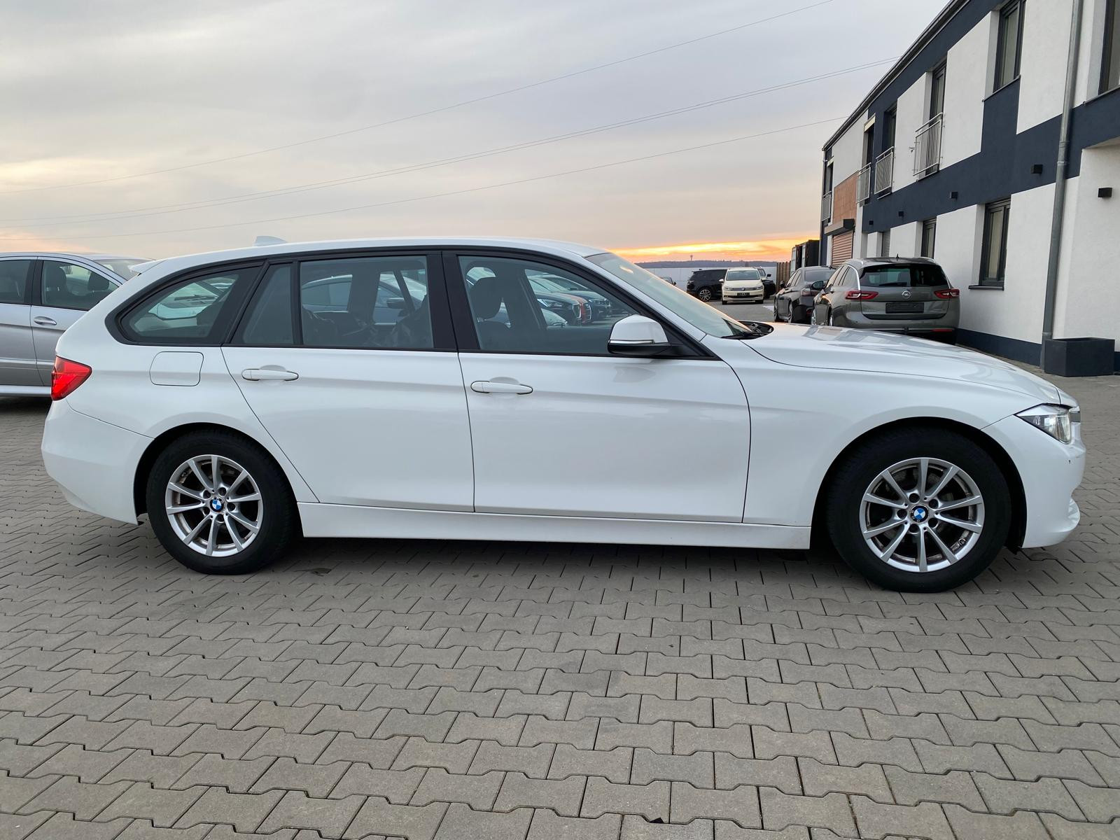 BMW 320 - Bild 3