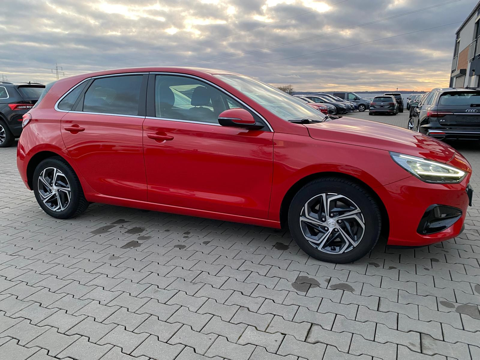 Hyundai i30 i30 1.0 T-GDI N Line/ NAVI/LED/R-KAM - Bild 10