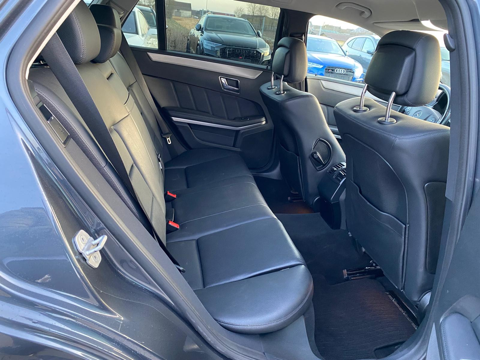 Mercedes-Benz E 220 E 220 CDI E T-Modell/AVANTGARDE/LEDER/NAVI/7SITZE/ - Bild 15