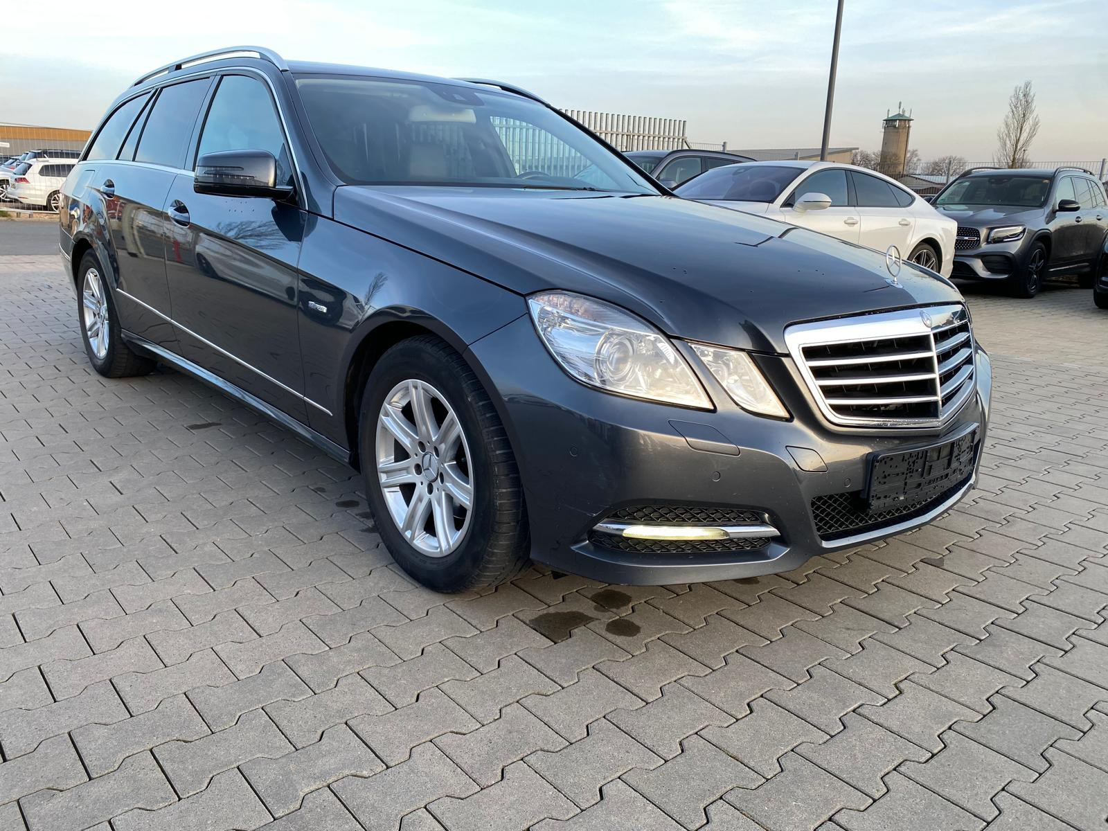 Mercedes-Benz E 220 E 220 CDI E T-Modell/AVANTGARDE/LEDER/NAVI/7SITZE/ - Bild 8