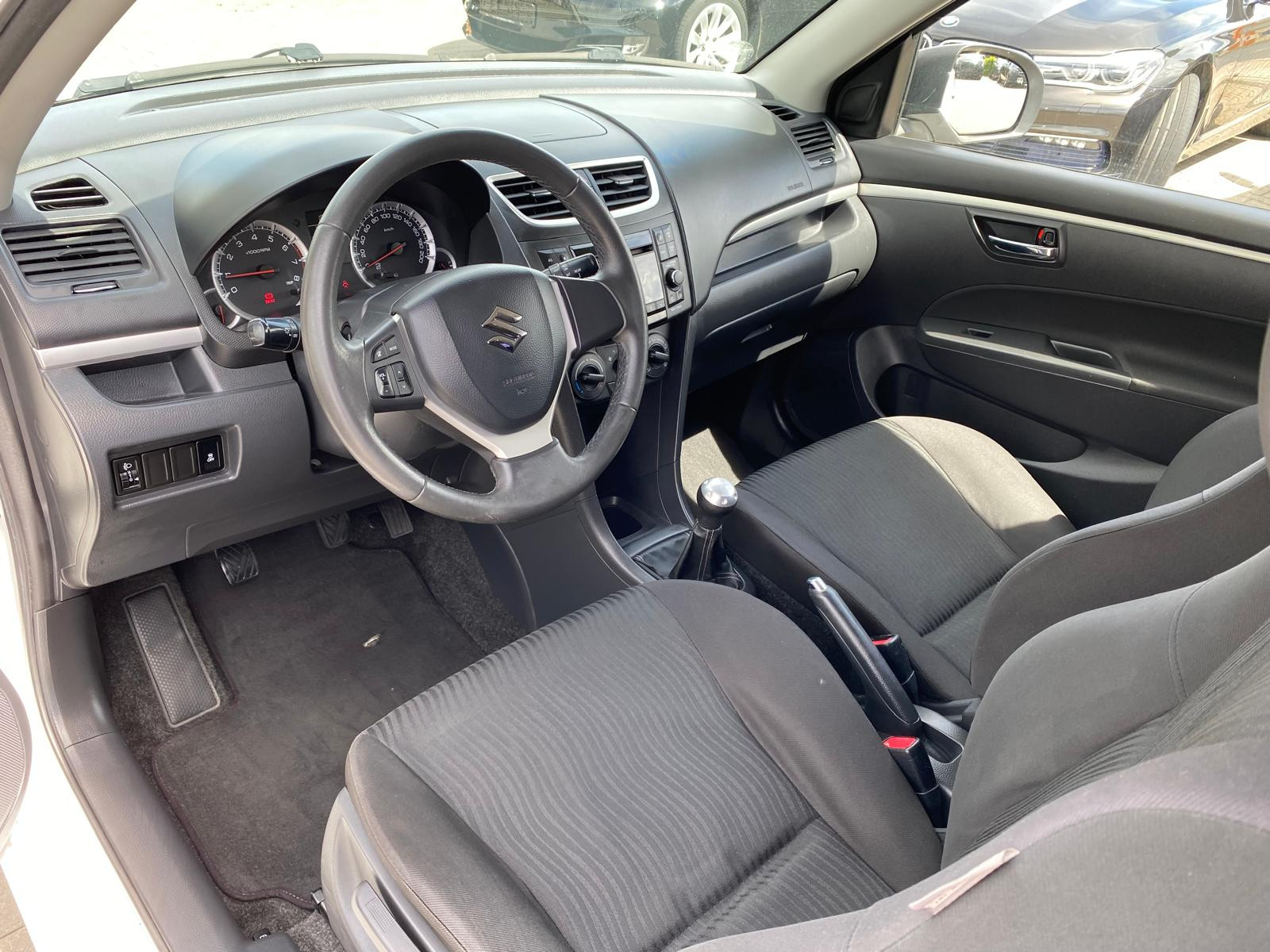 Suzuki Swift Basic/ TÜV NEU - Bild 2
