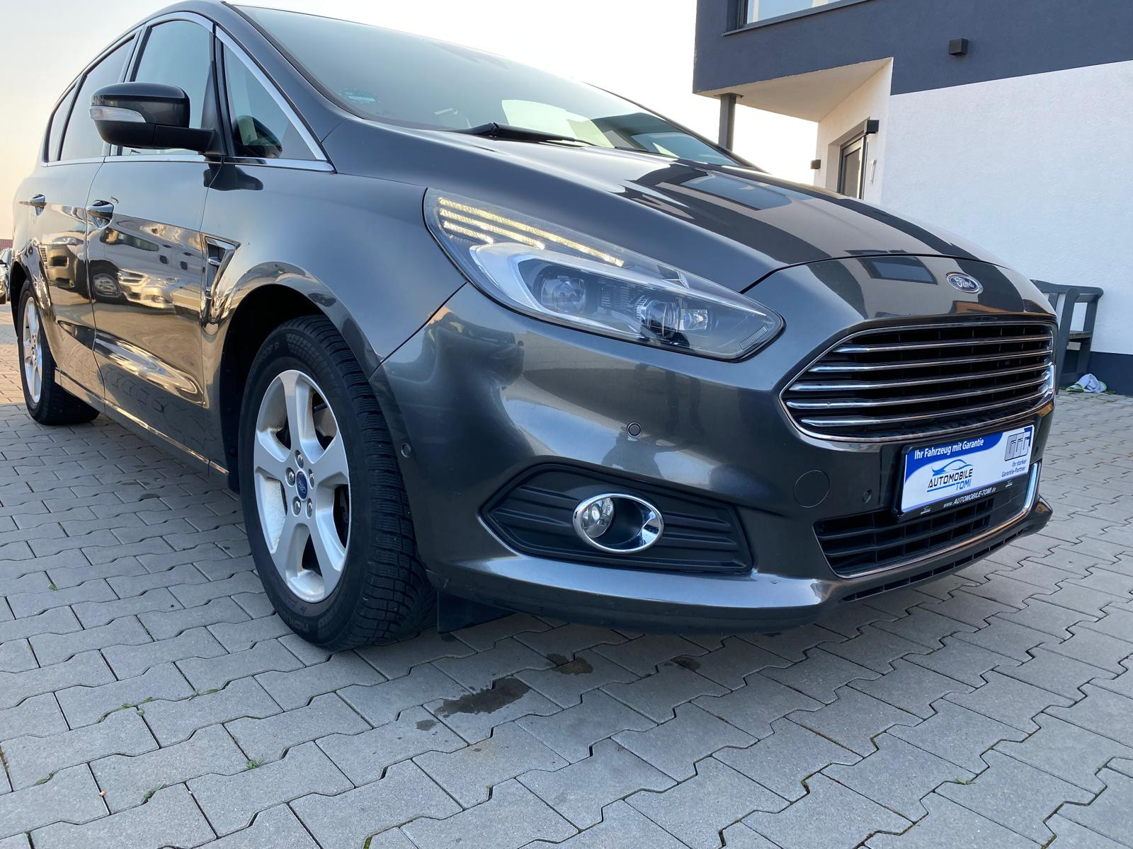Ford S-MAX Titanium/7 SITZE/NAVI/LED - Bild 1