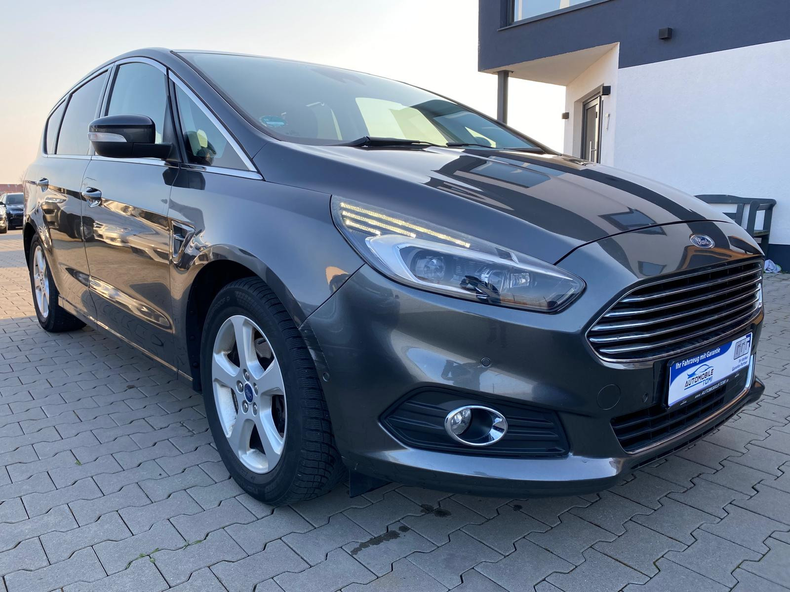 Ford S-MAX Titanium/7 SITZE/NAVI/LED - Bild 4