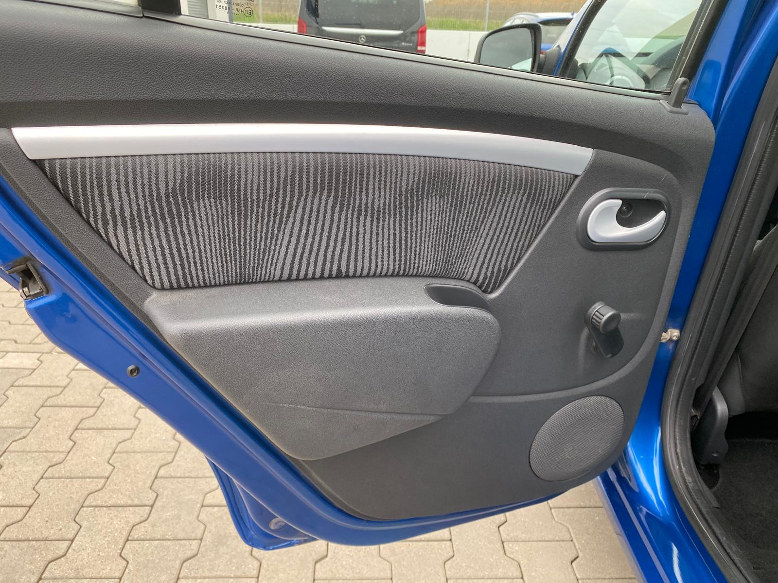Dacia Sandero Laureate/ TÜV NEU - Bild 13