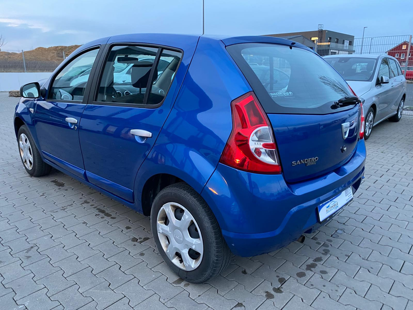 Dacia Sandero Laureate/ TÜV NEU - Bild 4