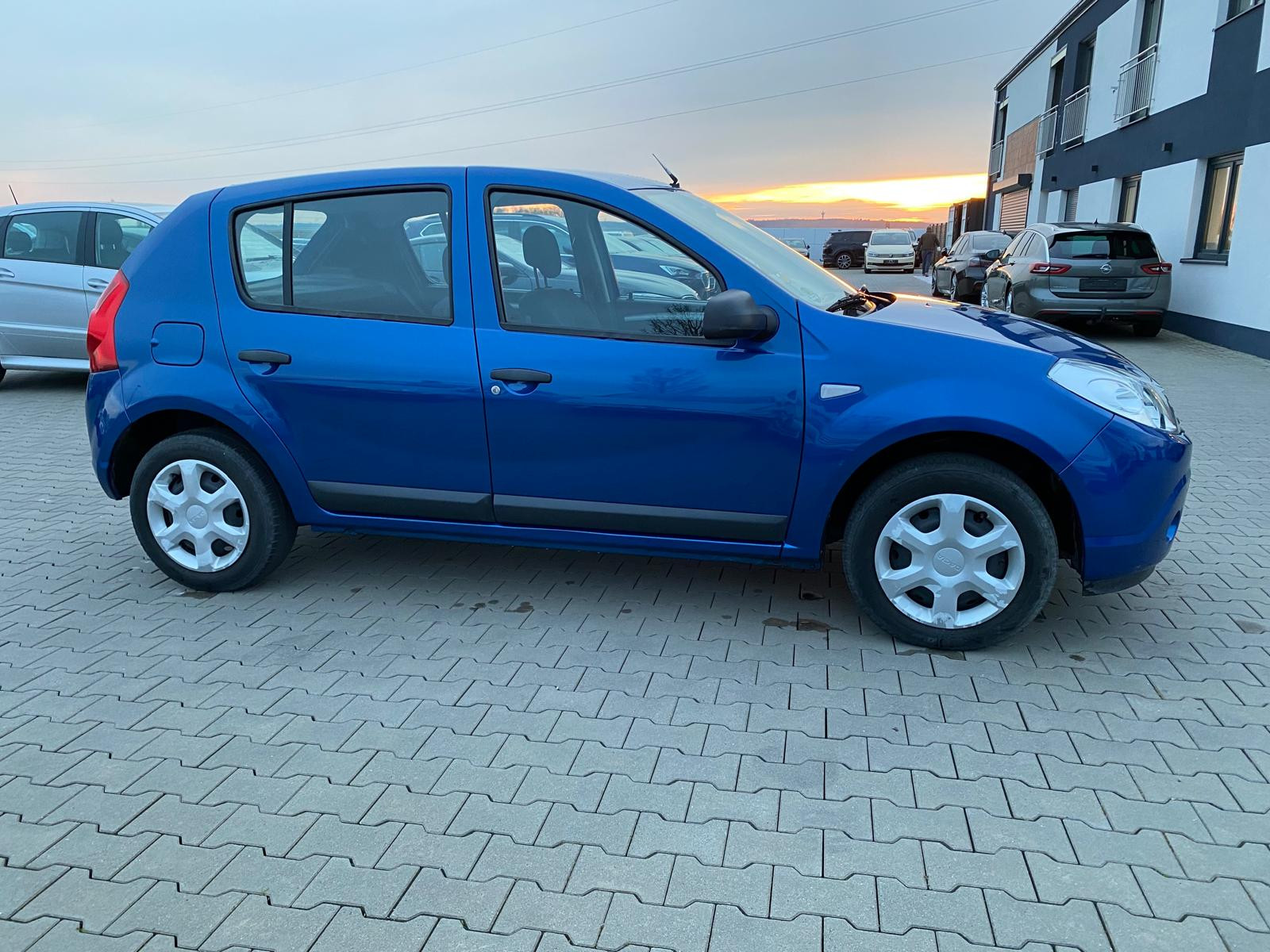 Dacia Sandero Laureate/ TÜV NEU - Bild 5