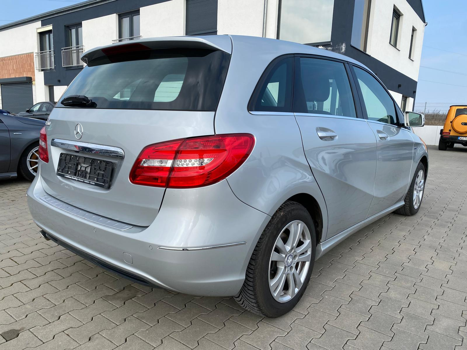 Mercedes-Benz B 200 B 200/BI XENON/NAVI/R-KAM - Bild 6