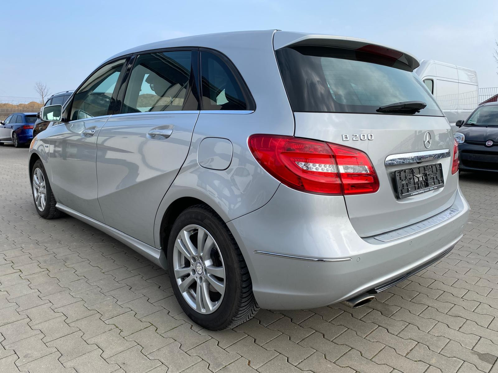 Mercedes-Benz B 200 B 200/BI XENON/NAVI/R-KAM - Bild 9
