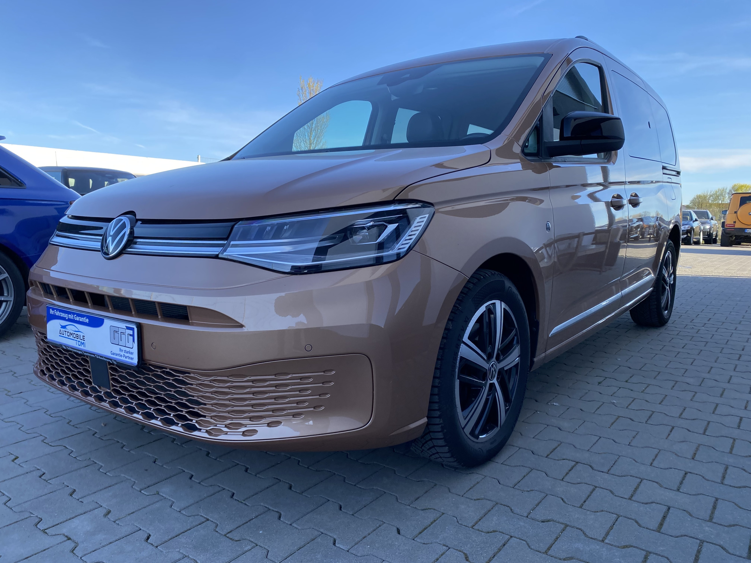 VW Caddy Style Maxi/7 SITZE/360KAM/AHK - Bild 1