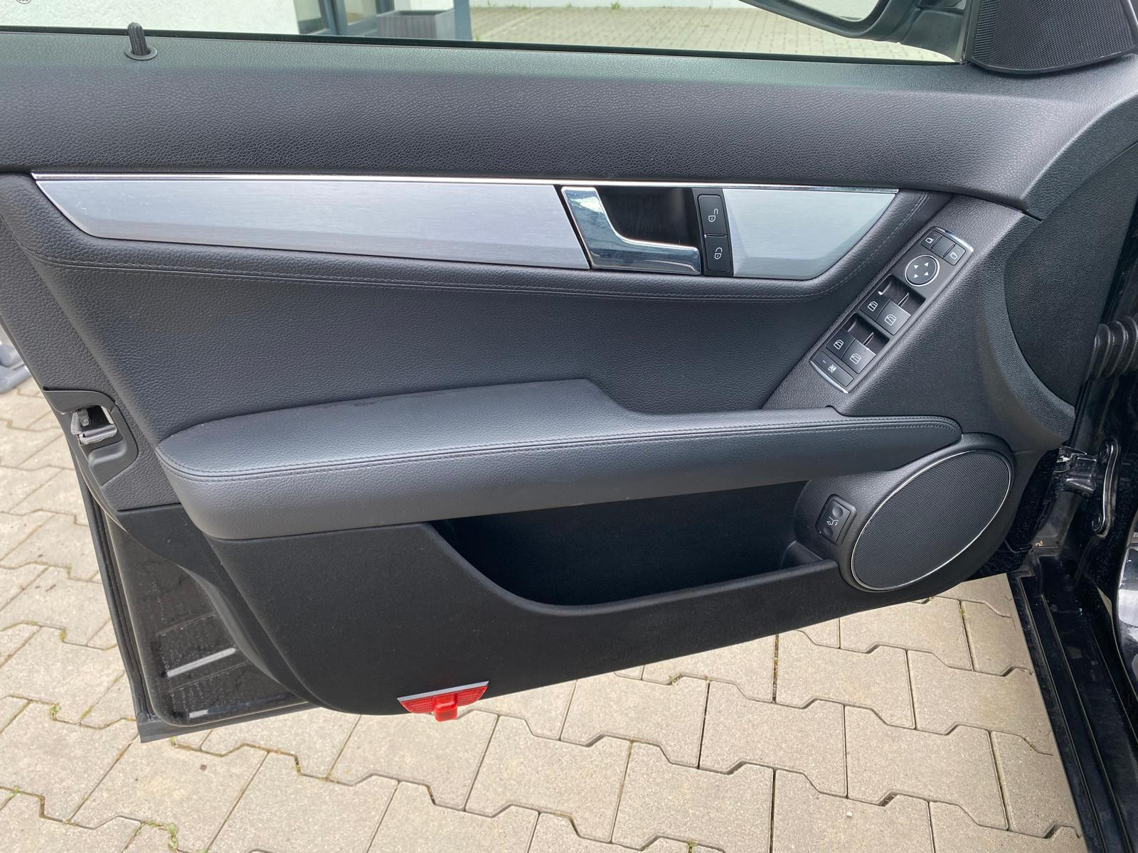 Mercedes-Benz C 350 AMG Paket/NAVI/LEDER/Avantgarde - Bild 12