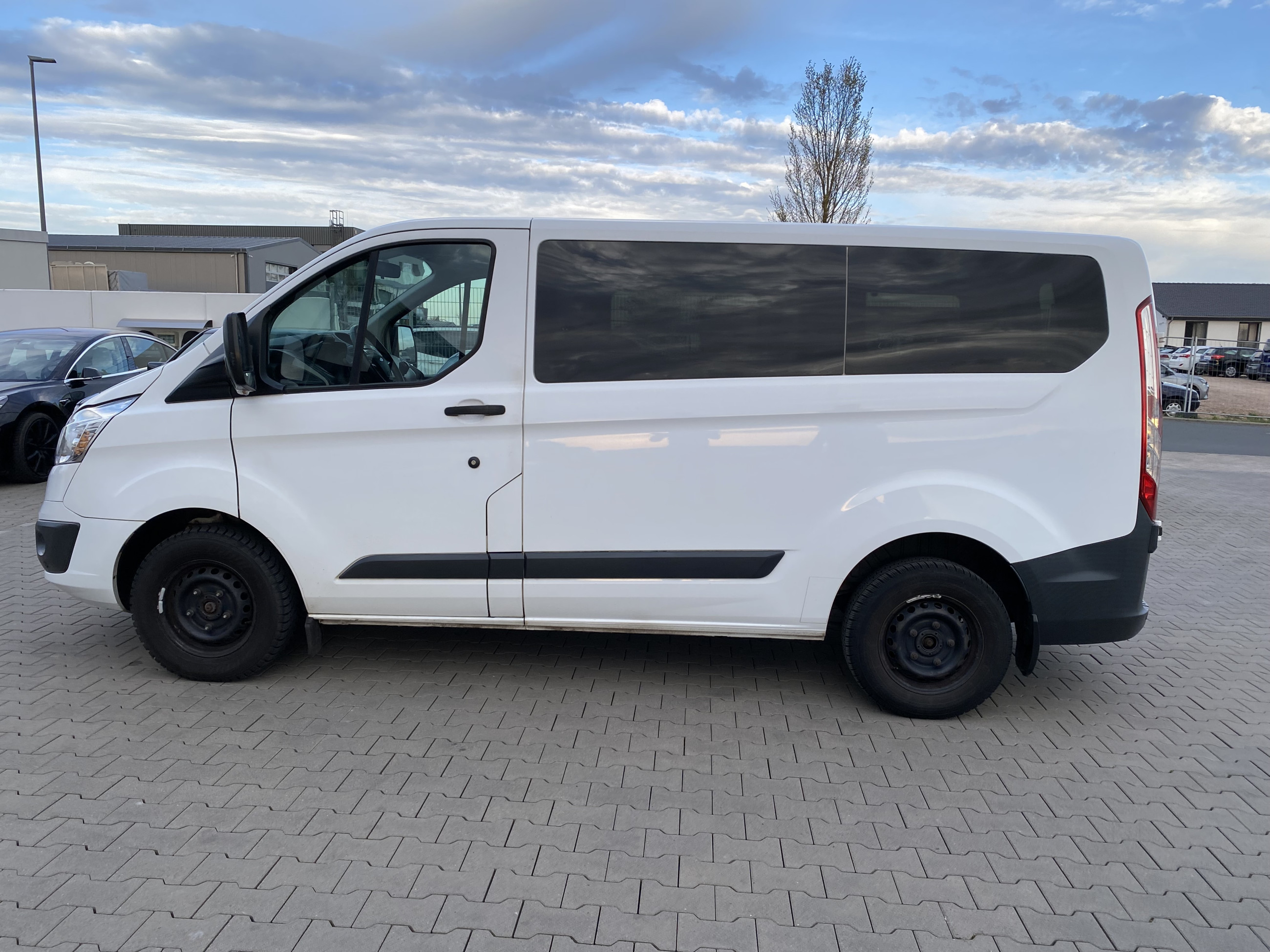 Ford Custom 310 L1 Trend/9SITZE/TÜV NEU/SERVICE NEU - Bild 13