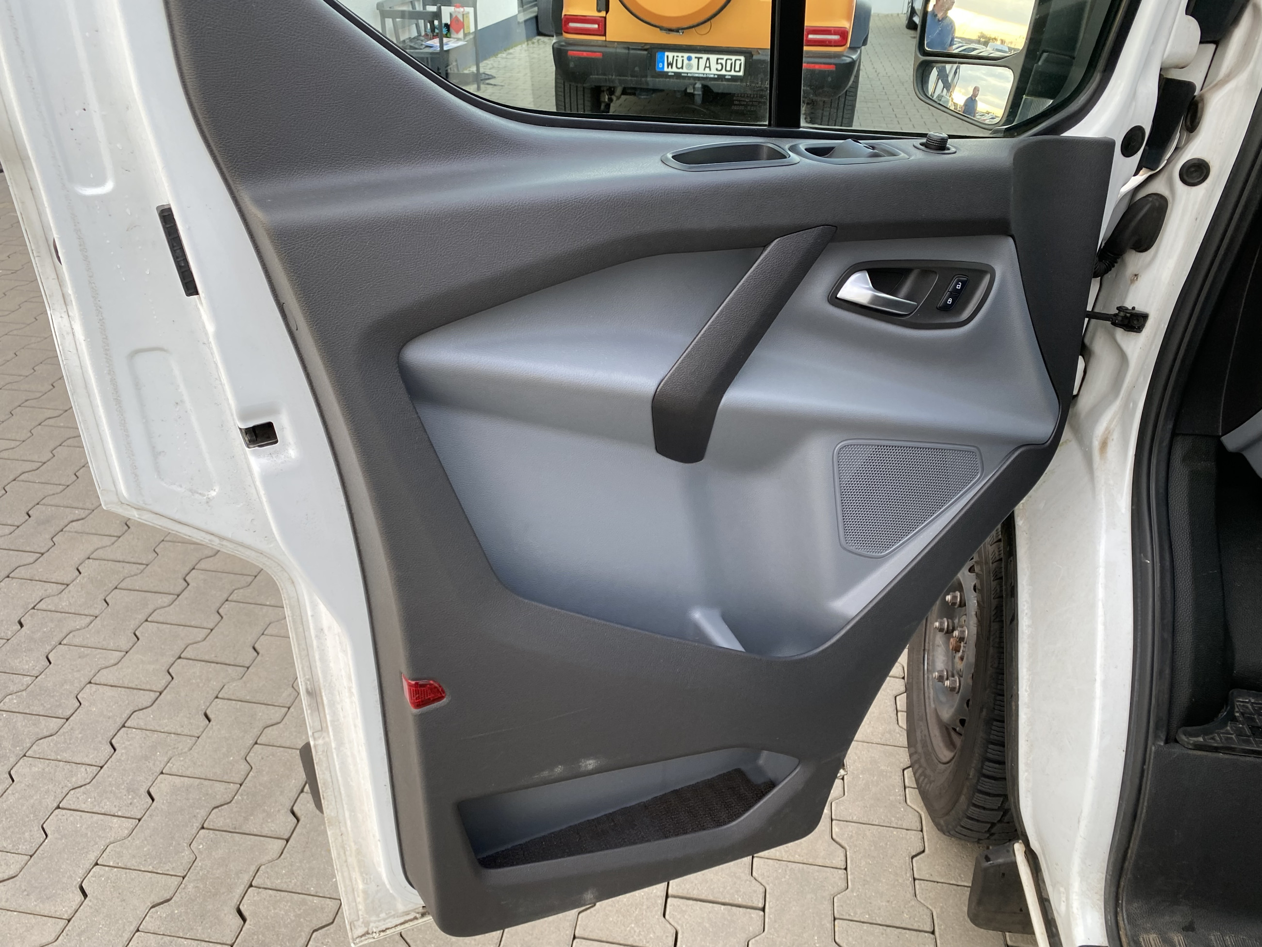 Ford Custom 310 L1 Trend/9SITZE/TÜV NEU/SERVICE NEU - Bild 14