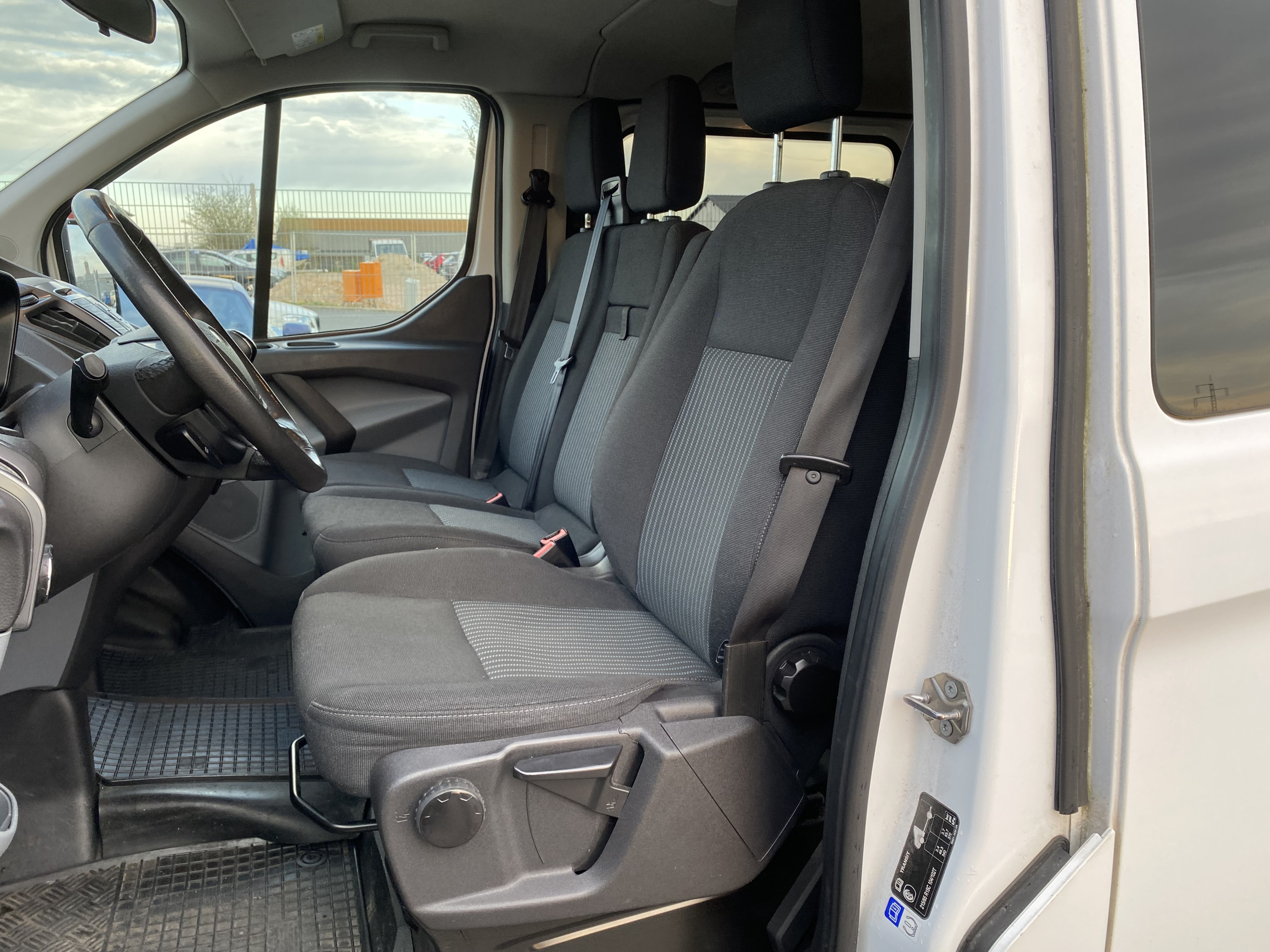 Ford Custom 310 L1 Trend/9SITZE/TÜV NEU/SERVICE NEU - Bild 15