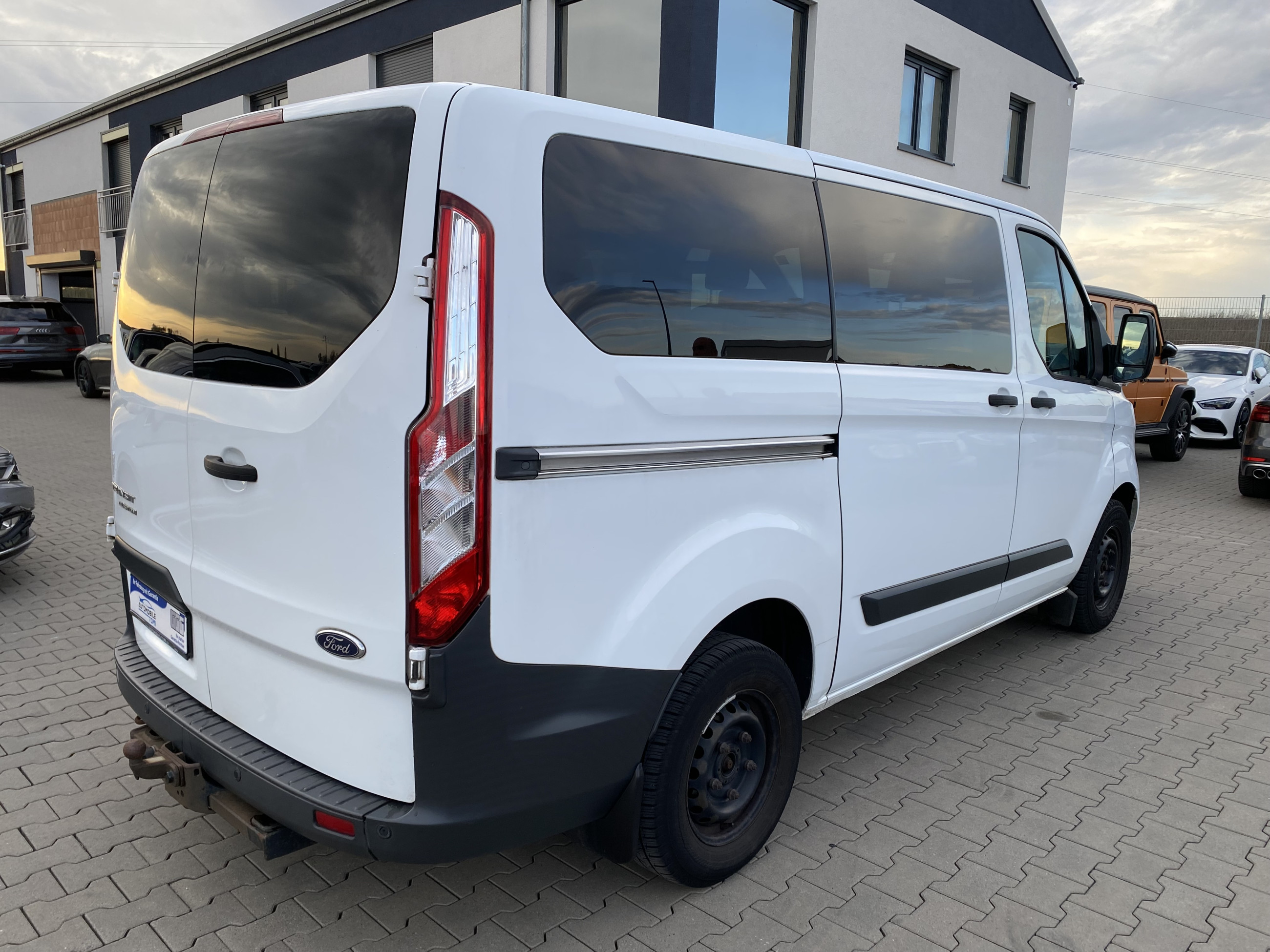 Ford Custom 310 L1 Trend/9SITZE/TÜV NEU/SERVICE NEU - Bild 8