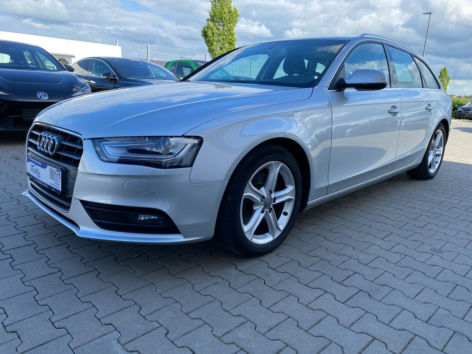 Audi A4 Ambition quattro/NAVI/R-KAM/S Sport - Bild 1