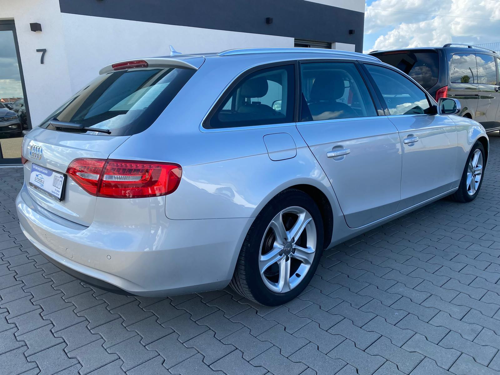 Audi A4 Ambition quattro/NAVI/R-KAM/S Sport - Bild 6