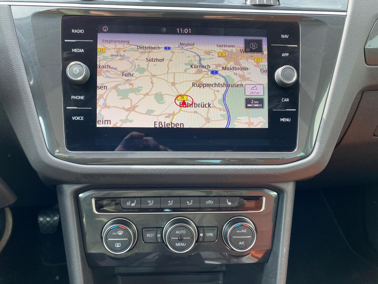 VW Tiguan Highline/ R- Line / NAVI/ Pano/Leder/ACC - Bild 12