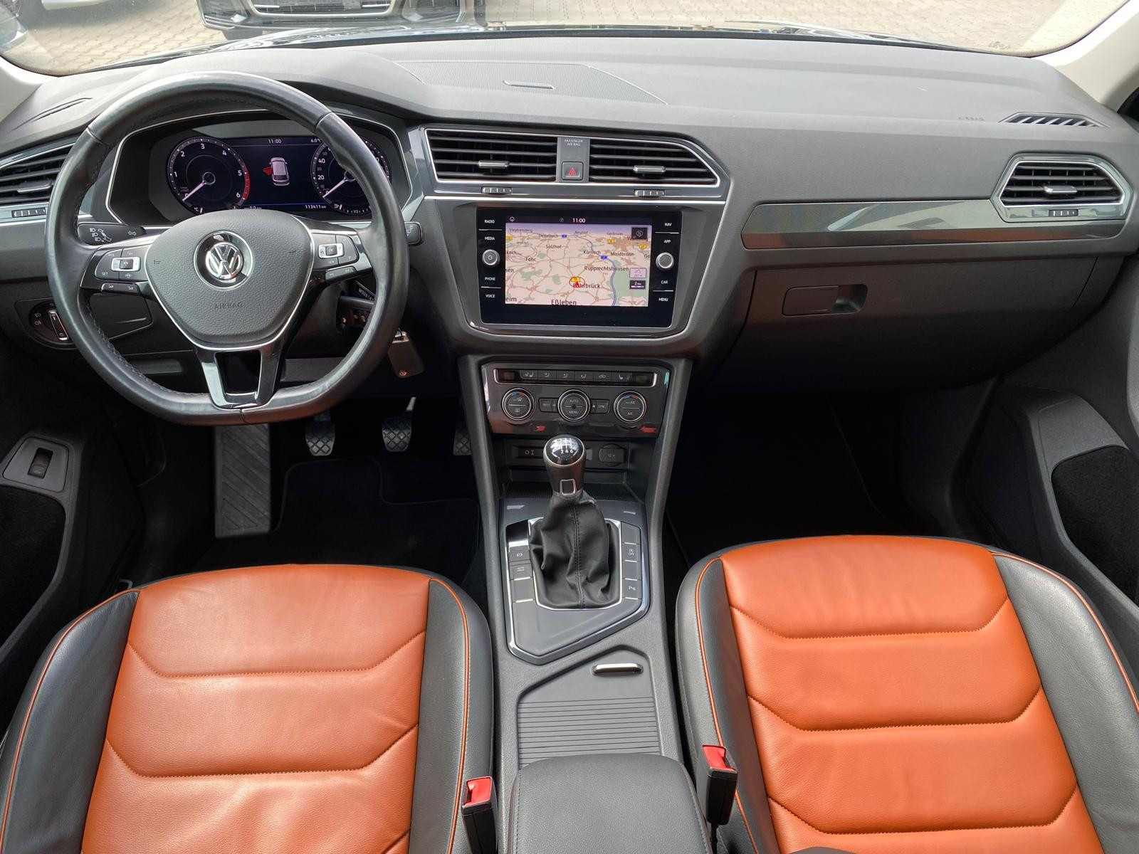 VW Tiguan Highline/ R- Line / NAVI/ Pano/Leder/ACC - Bild 4