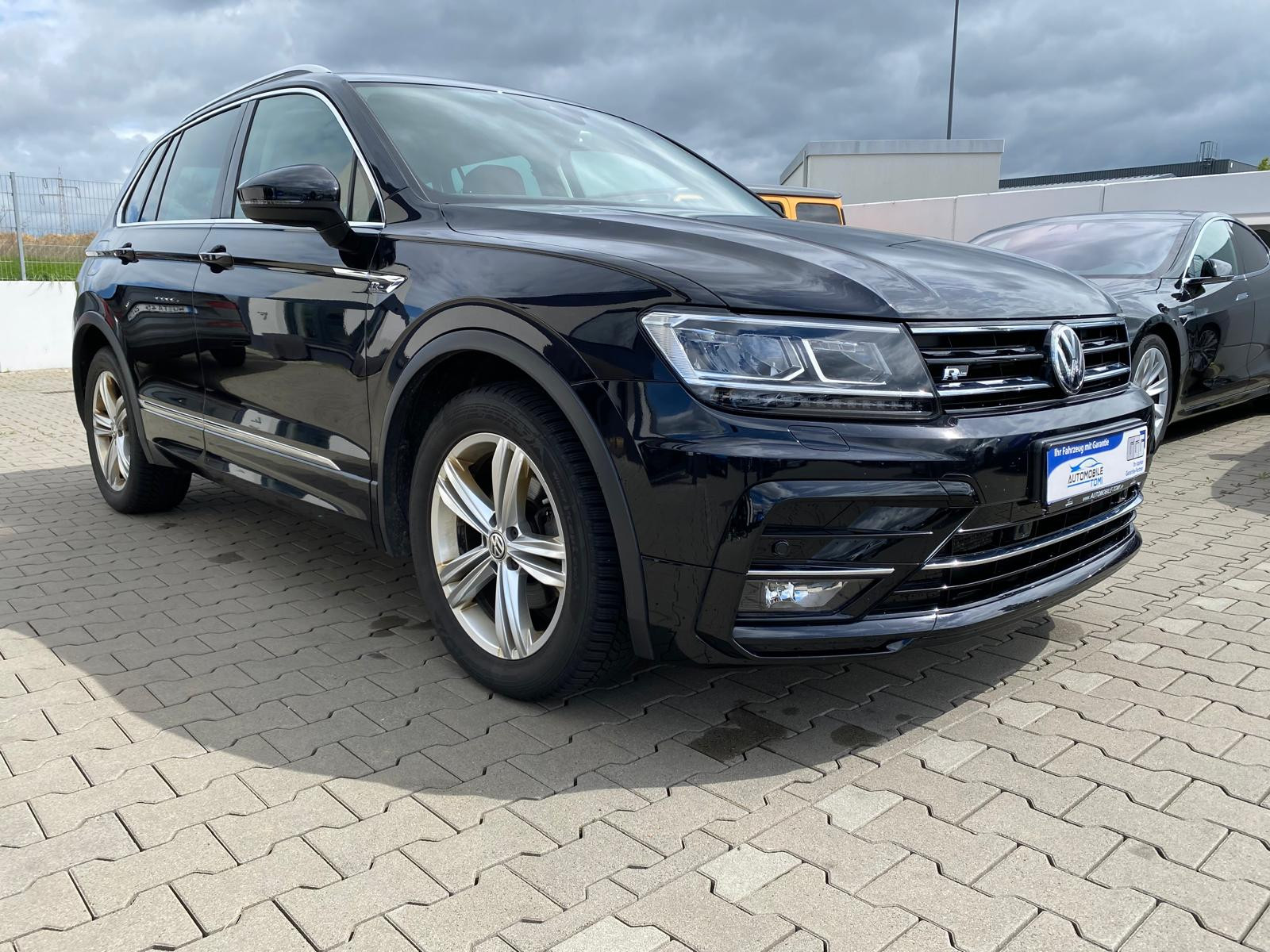 VW Tiguan Highline/ R- Line / NAVI/ Pano/Leder/ACC - Bild 5