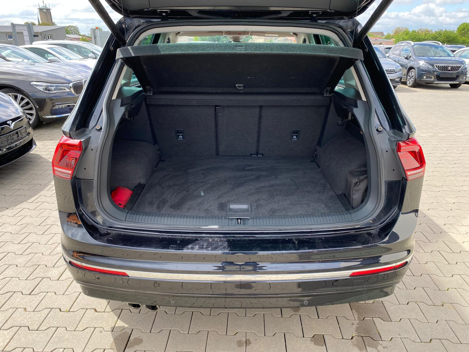 VW Tiguan Highline/ R- Line / NAVI/ Pano/Leder/ACC - Bild 7