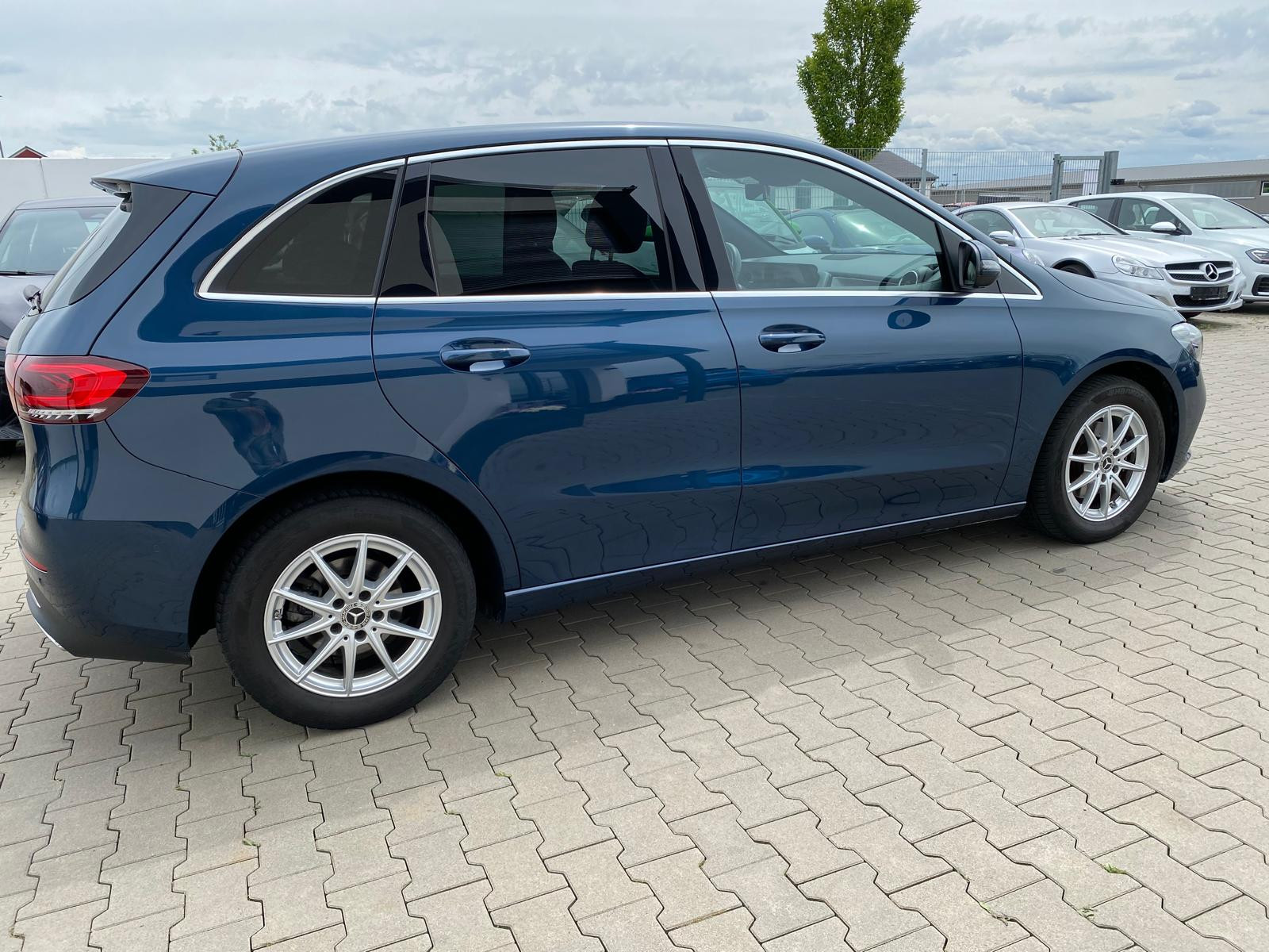 Mercedes-Benz B 180 NAVI/AHK/R-KAM NAVI/AHK/R-KAM - Bild 9