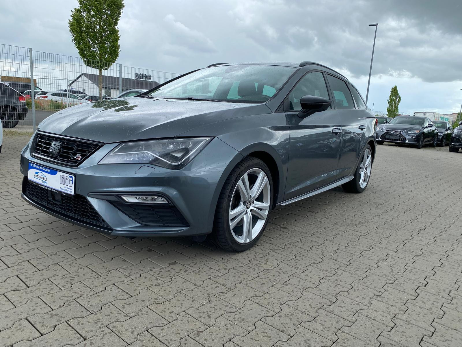 Seat Leon FR/Navi/Dynamic-Paket/Led/Alcantara/R-Kam FR/Navi/Dynamic-Paket/Led/Alcantara/R-Kam - Bild 1