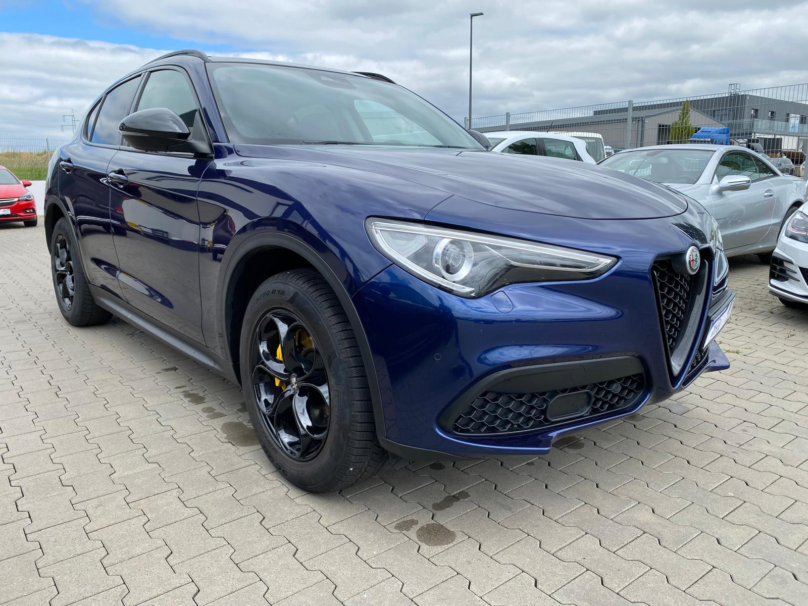 Alfa Romeo Stelvio B-Tech Q4/PANO/LED/NAVI/R-KAM/TÜV NEU B-Tech Q4/PANO/LED/NAVI/R-KAM/TÜV NEU - Bild 11