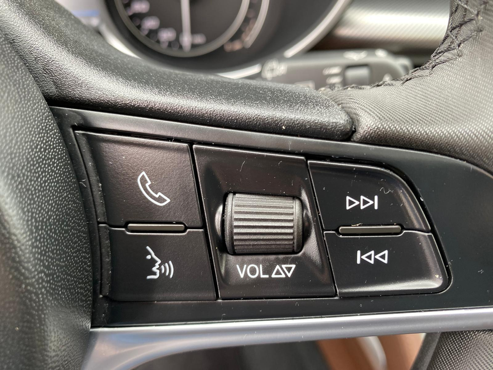 Alfa Romeo Stelvio B-Tech Q4/PANO/LED/NAVI/R-KAM/TÜV NEU B-Tech Q4/PANO/LED/NAVI/R-KAM/TÜV NEU - Bild 13