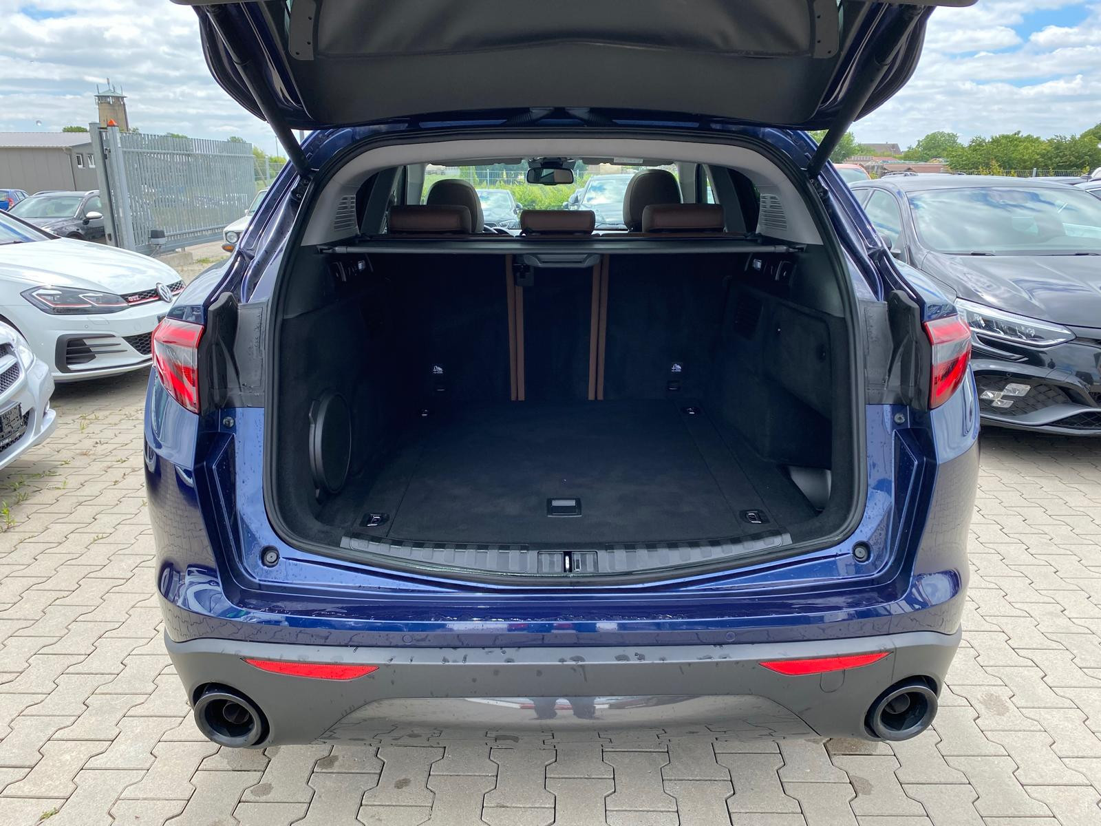 Alfa Romeo Stelvio B-Tech Q4/PANO/LED/NAVI/R-KAM/TÜV NEU B-Tech Q4/PANO/LED/NAVI/R-KAM/TÜV NEU - Bild 9
