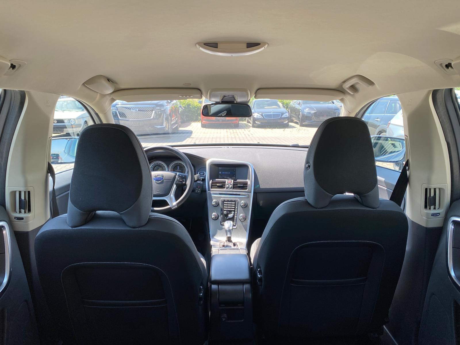 Volvo XC60 Momentum 2WD/SERVICE+ZAHN:RIEM.+TÜV NEU/ Momentum 2WD/SERVICE+ZAHN:RIEM.+TÜV NEU/ - Bild 14