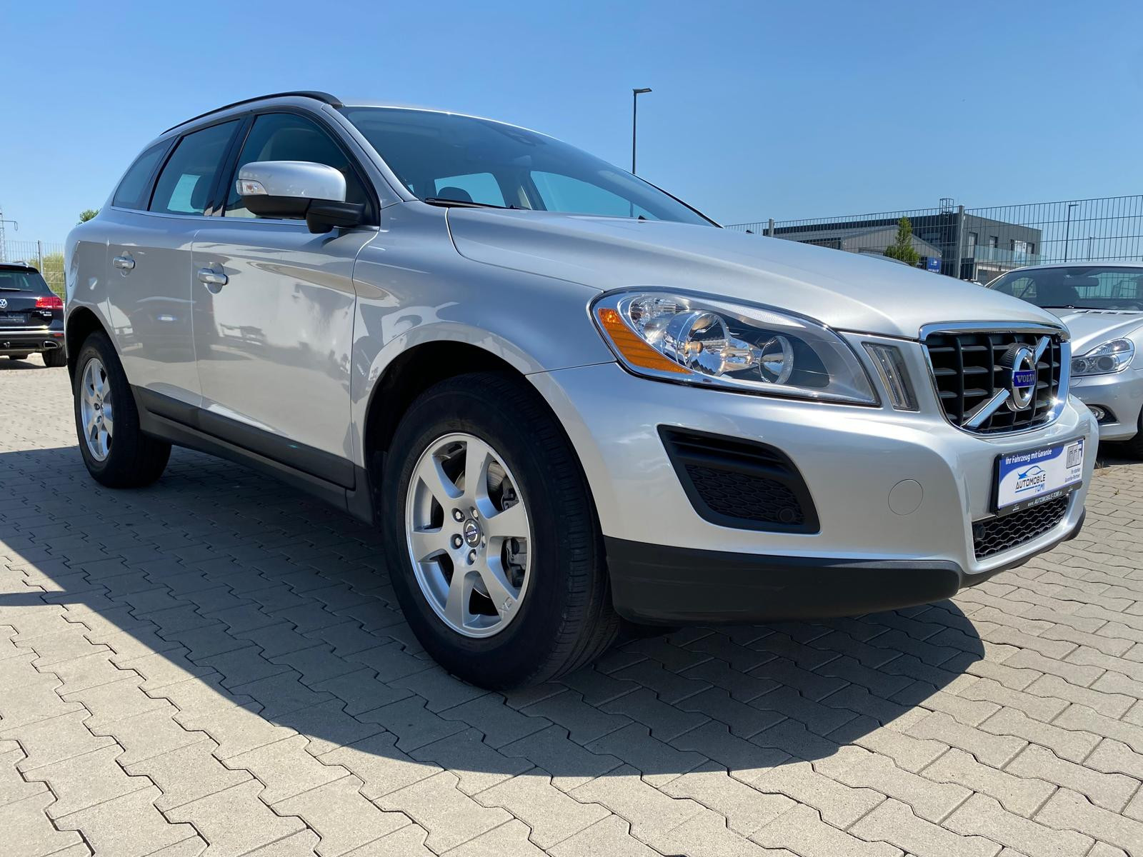 Volvo XC60 Momentum 2WD/SERVICE+ZAHN:RIEM.+TÜV NEU/ Momentum 2WD/SERVICE+ZAHN:RIEM.+TÜV NEU/ - Bild 5