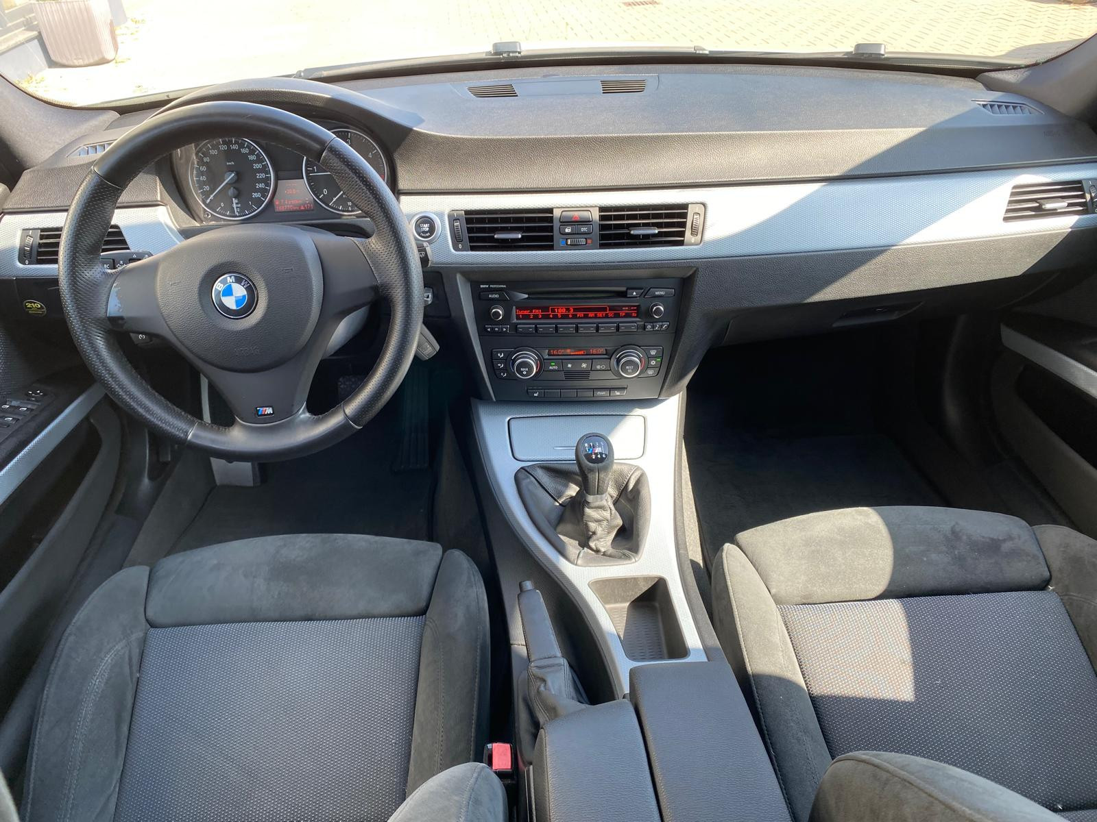 BMW 318 M-Paket M-Paket - Bild 2