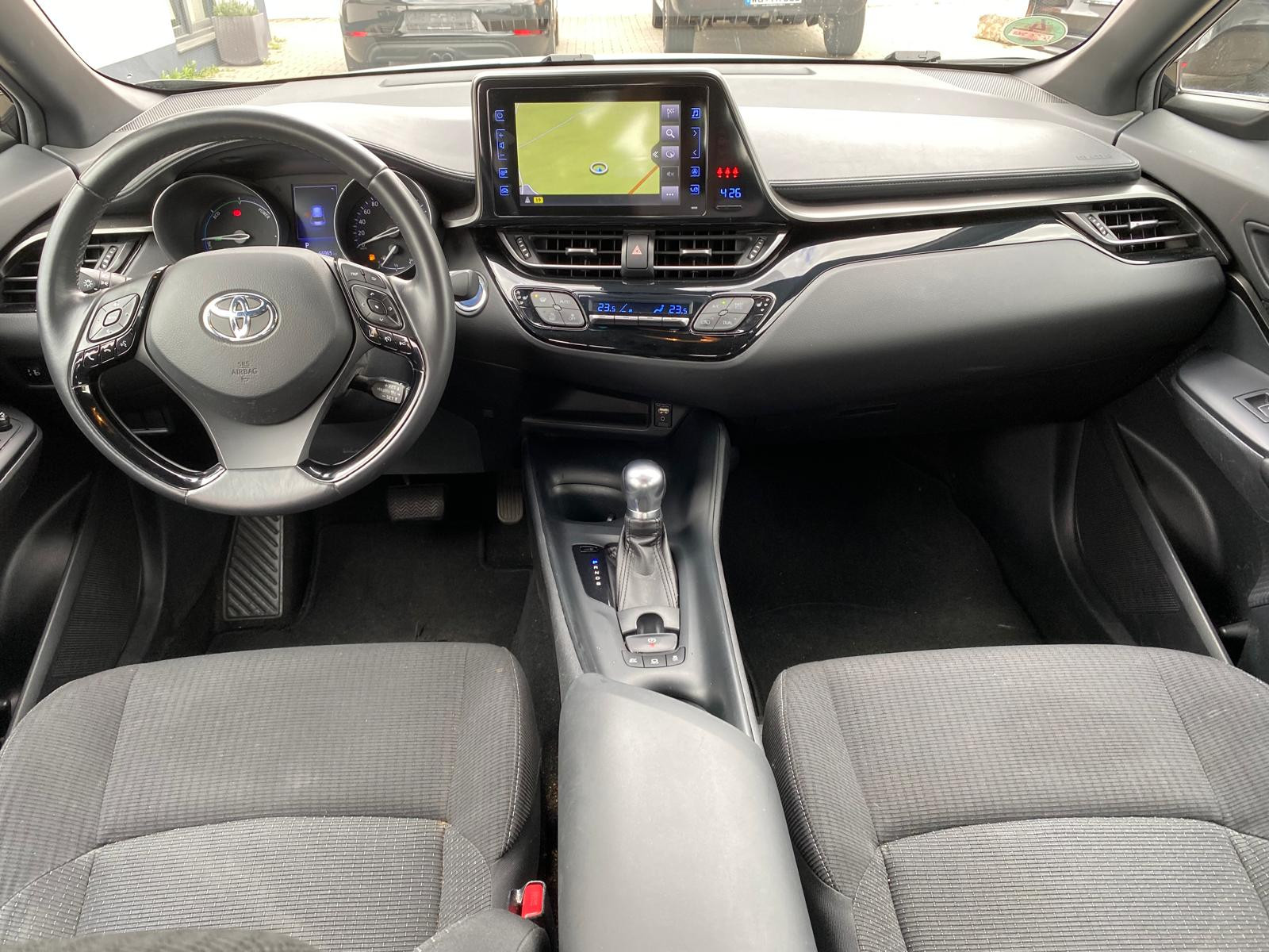 Toyota C-HR Hybrid Flow/NAVI/R-KAM Hybrid Flow/NAVI/R-KAM - Bild 2