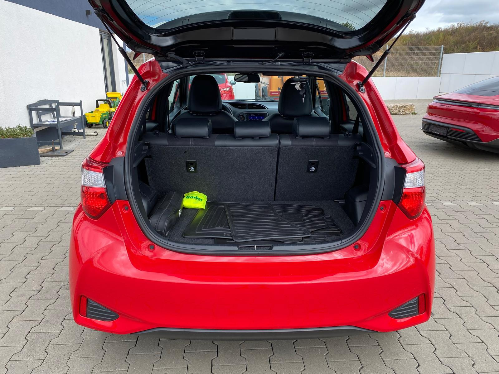 Toyota Yaris Hybrid 1.5 GR Sport Hybrid 1.5 GR Sport - Bild 14
