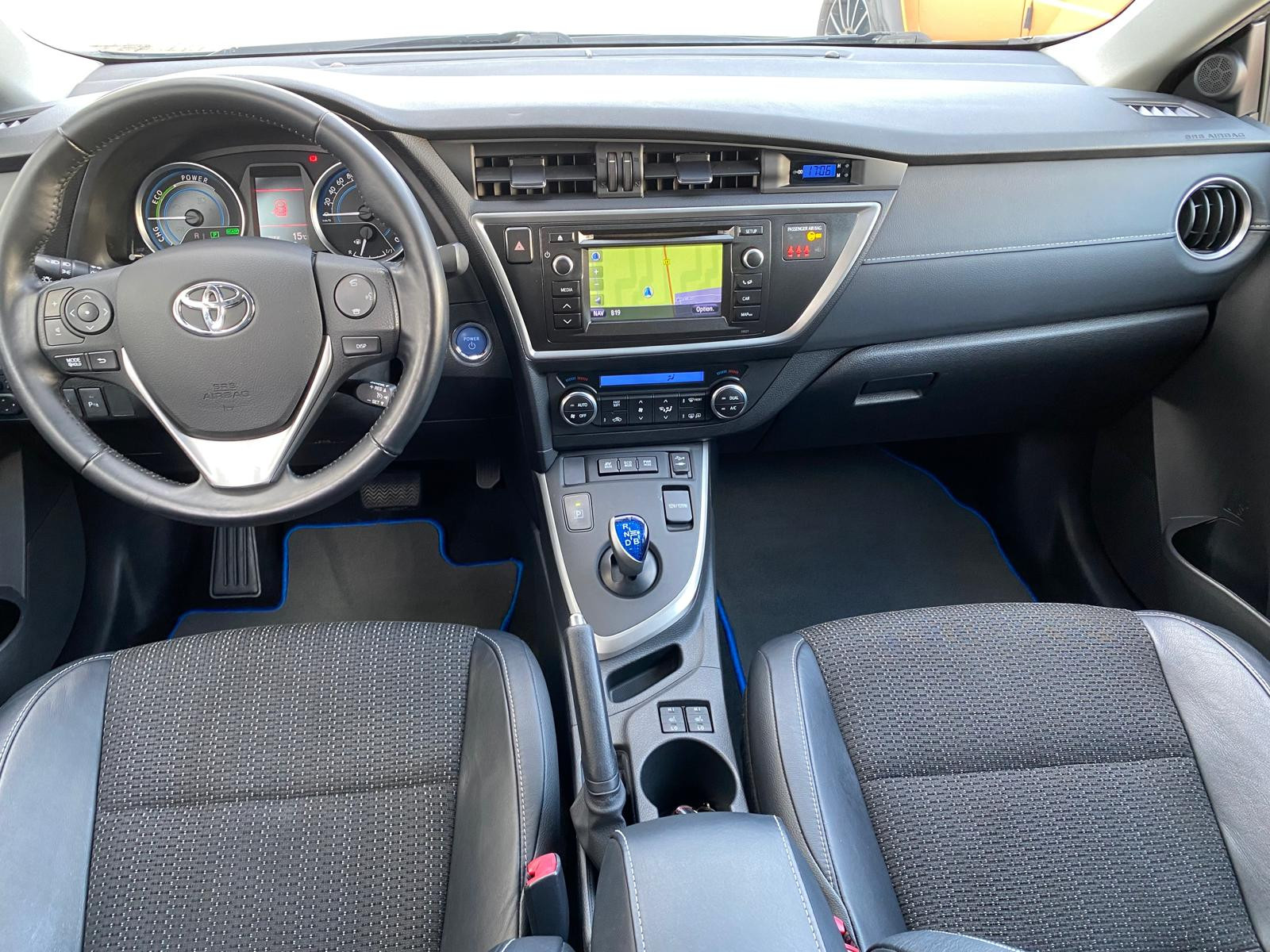 Toyota Auris Hybrid Executive/NAVI/R-KAM Hybrid Executive/NAVI/R-KAM - Bild 2